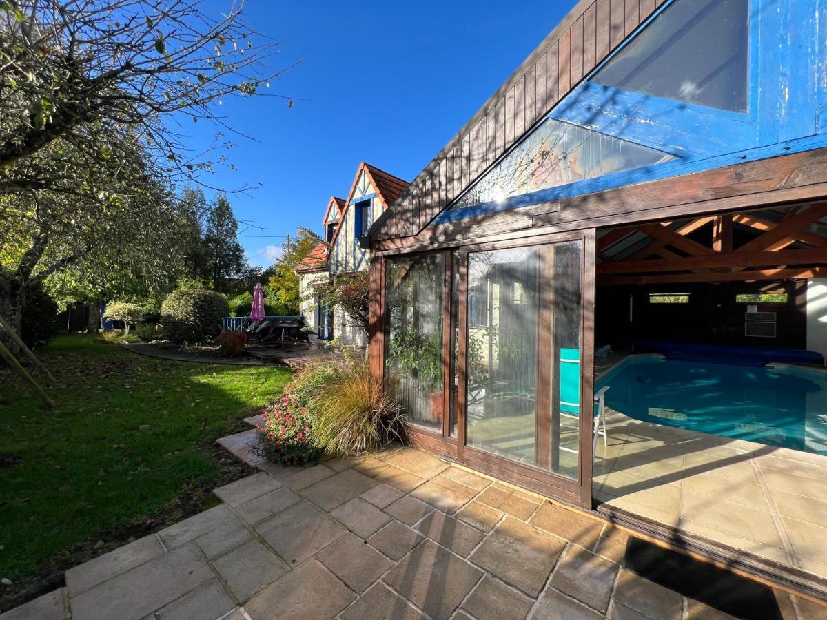 Maison avec piscine et sauna à Vire Extérieur photo