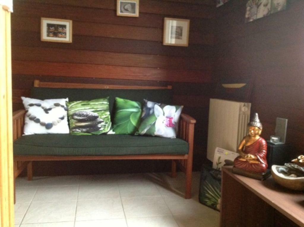 Maison avec piscine et sauna à Vire Extérieur photo